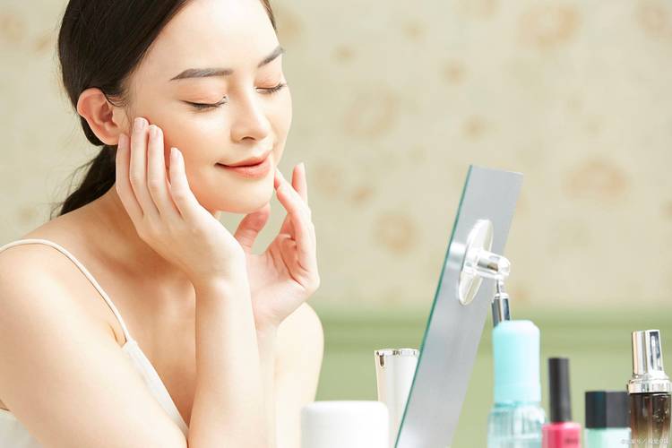 我们到底该不该去美容院做护肤?