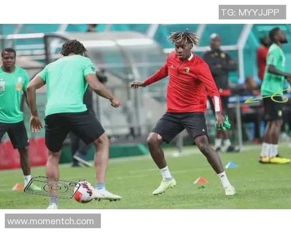 英格兰与喀麦隆上半场激战回顾精彩瞬间与战术分析